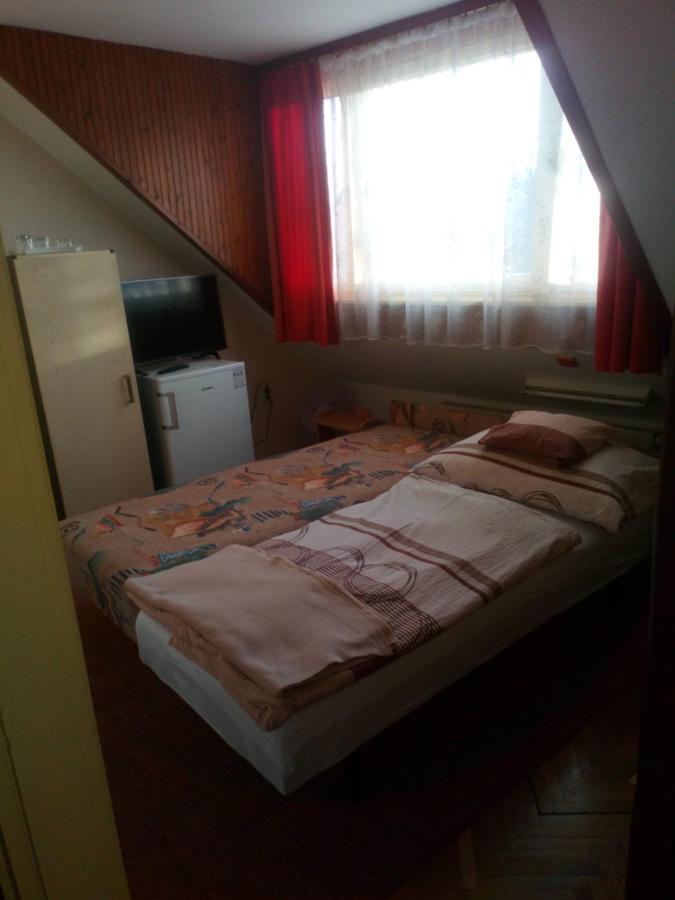 Agria Retur Vendeghaz Hotel Eger Exterior photo